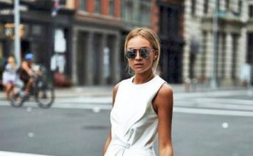 Những mẫu đầm suông công sở kết hợp với giày thể thao trắng đẹp nhất